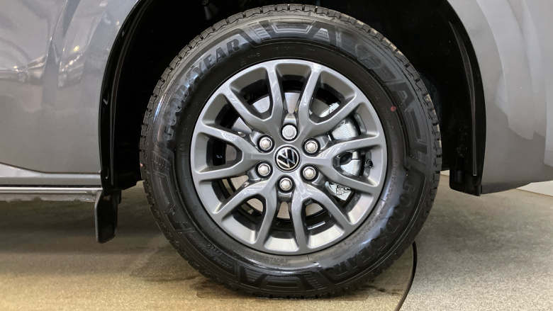 Volkswagen Transporter T32 Lwb Electric 100kW 65kWh Commerce Pro Van Auto